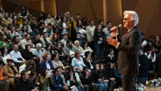 Tamer Karadağlı, PAÜ'nün ev sahibi olduğu EGEKAF 24'e konuk oldu