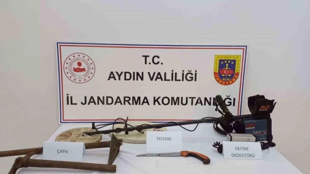 Tarihi eser ararken suçüstü yakalandı