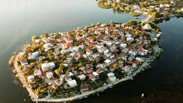 Tarihi Gölyazı'da hafta sonu yoğunluğu