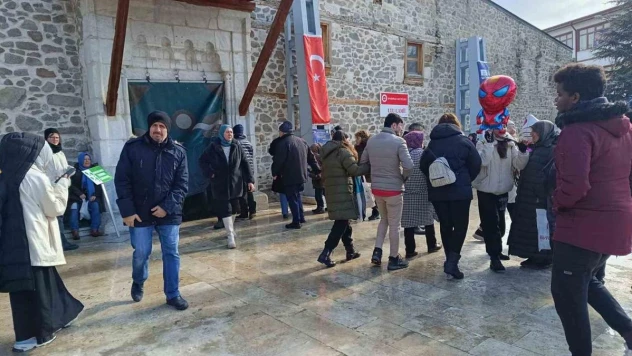Tarihi Ulu Cami sucuk festivalinde de yoğun ilgi gördü