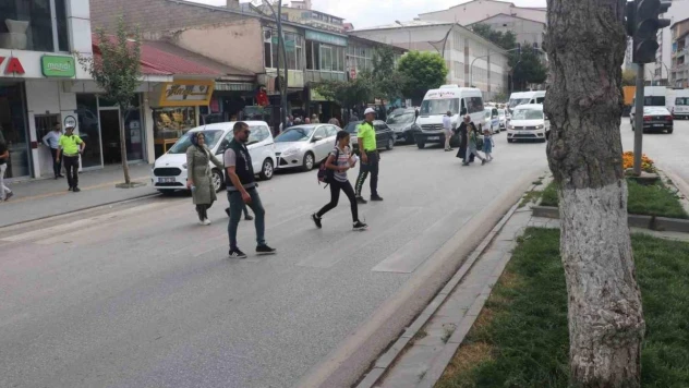 Tatvan'da okul çevreleri denetlendi