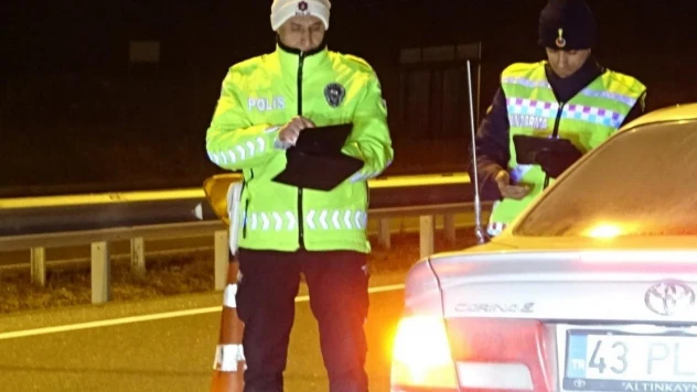 Tavşanlı'da yeni yıla girildiği saatlerde trafik denetimi arttırıldı