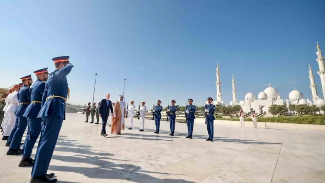 TBMM Başkanı Kurtulmuş, Abu Dabi'de Wahat Al Karama Şehitliği'ni ziyaret etti