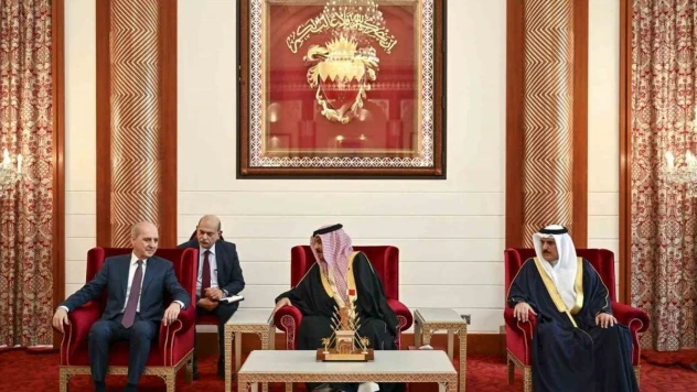 TBMM Başkanı Kurtulmuş, Bahreyn Kralı Al Khalifa ile görüştü