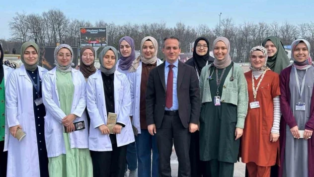 Tıp öğrencilerinden 'İnsanlığa Beyaz Çağrı'