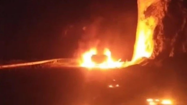 Tır dorsesi alev alev yandı