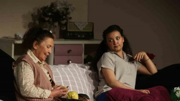 Tiyatro oyununda sürpriz evlilik teklifi