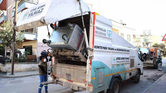 Toroslarda çöp konteynerlerine yönelik dezenfekte çalışması gerçekleştirildi
