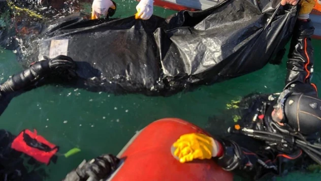 Trabzon'un Beşikdüzü ilçesinde denizde kaybolan 2 öğrenciden birinin cansız bedeni bulundu