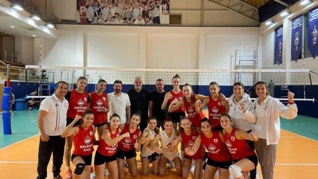 Transfer döneminde Ayvalıklı voleybolcu kızlara ilgi yoğun