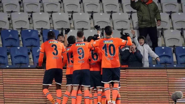 Trendyol Süper Lig: Başakşehir: 1 - Pendikspor: 0 (Maç devam ediyor)