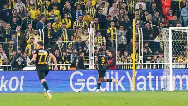 Trendyol Süper Lig: Fenerbahçe: 3-Kayserispor:3