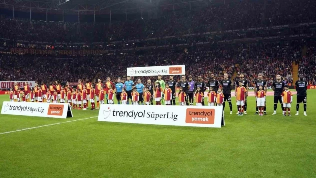 Trendyol Süper Lig: Galatasaray: 0 - Alanyaspor: 0 (Maç devam ediyor)