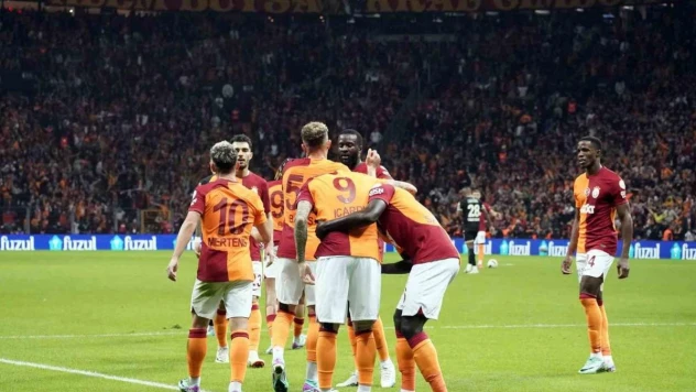 Trendyol Süper Lig: Galatasaray: 2 - Alanyaspor: 0 (İlk yarı)
