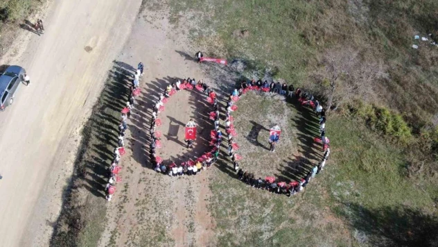 Tüm erkekleri savaşlarda şehit düşen köyde Cumhuriyet'in 100. yılında anlamlı yürüyüş