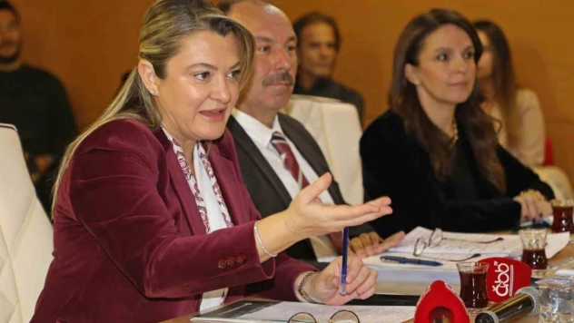 Tuncer: 'Kentin görünen yüzü, vizyonu, Konyaaltı Sahili yaşatılmalı'