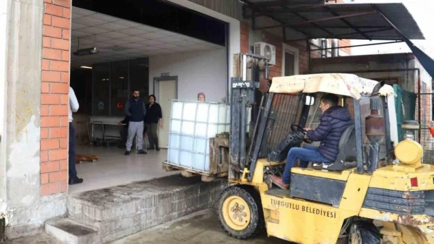 Turgutlu Belediyesinin zeytinleri, ihtiyaç sahiplerine aş oluyor