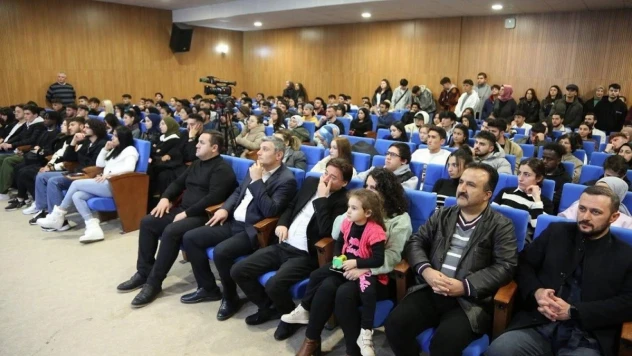 Turizm öğrencilerine 'Mesleğimiz Turizm' semineri