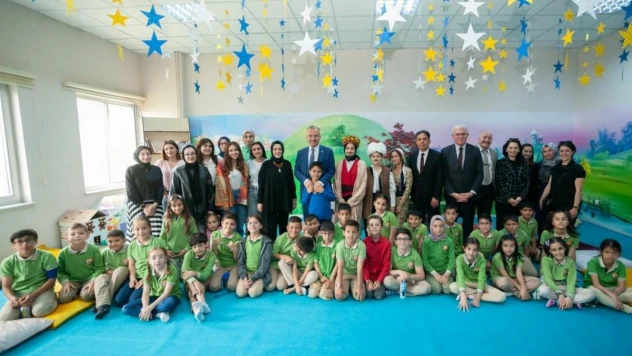 Türkiye'de çok fazla eşi bulunmayan bu sınıfta minik öğrencilere masal anlatılıyor