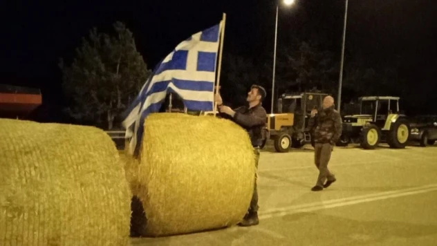 Türkiye sınırında Yunan çiftçilerden protesto