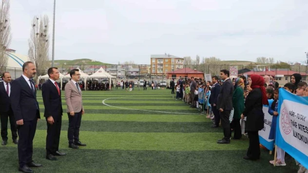 Tutak'ta 23 Nisan çocuk bayramı törenle kutlandı