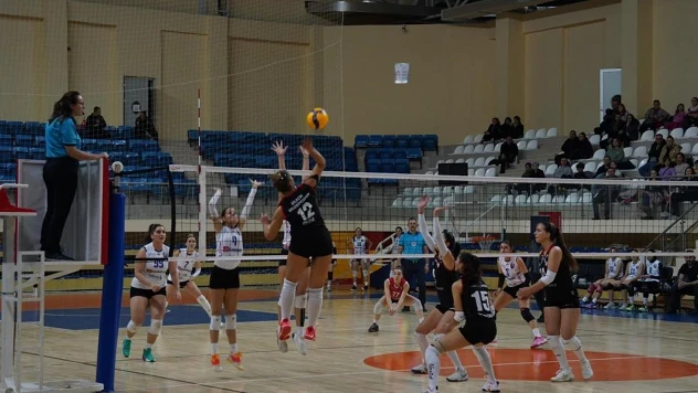 TVF Kadınlar 2. Lig:Bilecik Belediyesi Voleybol Spor Kulübü: 3 -Düzce Voleybol Takımı:0