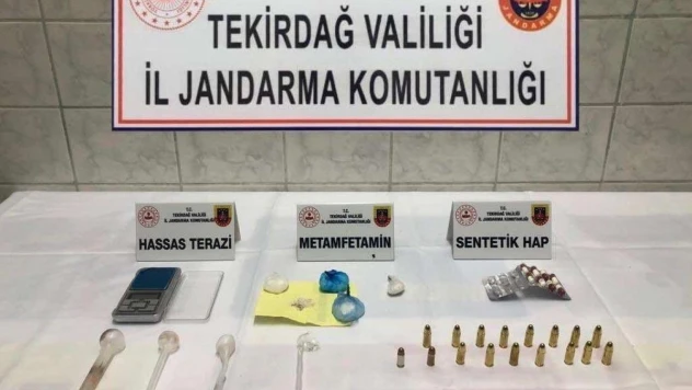 Üç ilçede uyuşturucu ele geçirildi: 3 gözaltı