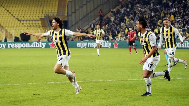 UEFA Avrupa Konferans Ligi: Fenerbahçe: 1 - Spartak Trnava: 0 (İlk yarı)