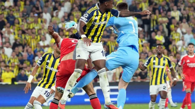 UEFA Şampiyonlar Ligi: Fenerbahçe: 0-Benfica:0