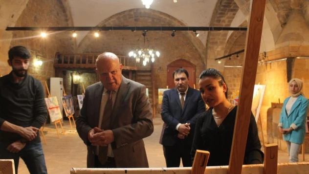 Üniversite öğrencilerinin gözünden Bayburt'un tarihi ve medeniyeti tuvallere ustaca resmedildi