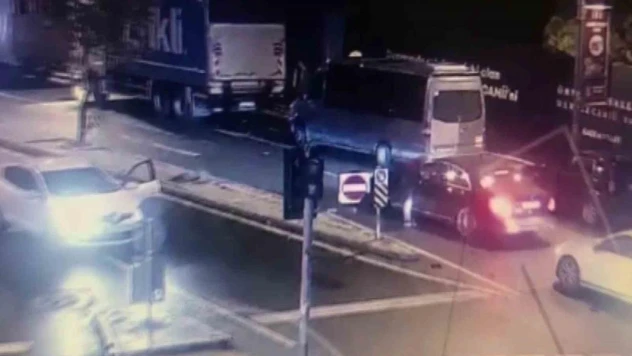 Ünlü iş adamı Serdar Sözbir'e silahlı saldırı anı kamerada