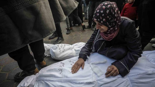 UNRWA Genel Komiseri Lazzarini: '4 ay süren savaşta Gazze'de yaklaşık 100 bin kişi öldürüldü, yaralandı ya da şu anda kayıp'