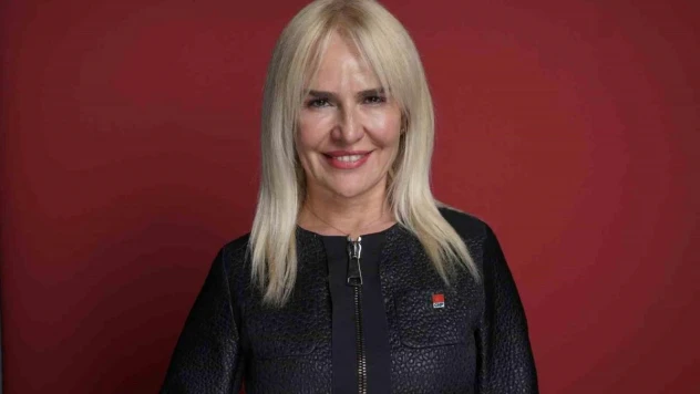 Urlalı girişimci Açalya Öralay, belediye başkanı aday adaylığını açıkladı