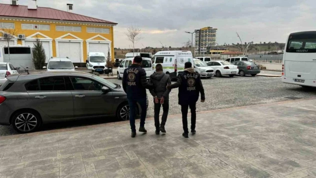 Uşak'ta yağma suçundan aranan şahıs yakalandı