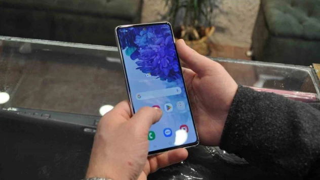 Üst model telefonlardaki kronik AMOLED yanığı sorununa dikkat