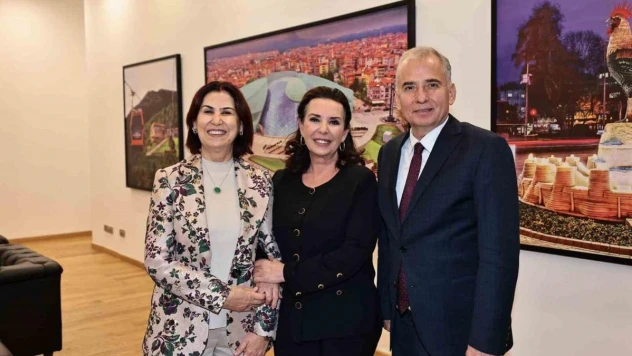 Usta oyuncu Perihan Savaş Denizlili kadınlarla buluştu