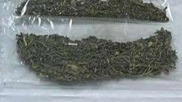 Uyuşturucu madde etkisinde araç kullanırken jandarmaya yakalandı