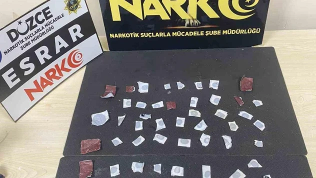 Uyuşturucu ticareti yapan yabancı uyruklu 2 kişi tutuklandı