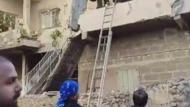 Üzerine merdiven çöken inşaat işçisi hayatını kaybetti
