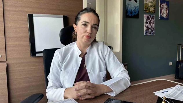 Uzmanından şah damarı tıkanıklığı uyarısı: 'Bazen hiçbir bulgu vermeden hastanın büyük bir inme yaşamasıyla da kendini gösterebilir'