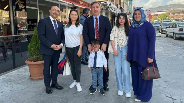 Vali Aydoğdu: '23 Nisan, sadece millî egemenliğimizin ilanı değil, aynı zamanda dünyanın ilk ve tek çocuk bayramı olarak tarihe geçti'