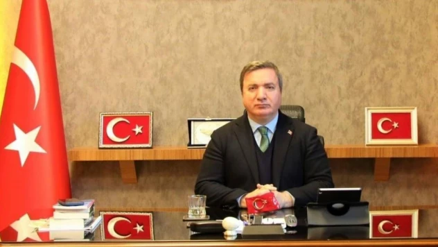 Vali Aydoğdu, 1992 Erzincan Depreminin yıldönümünde hayatını kaybedenleri yad etti