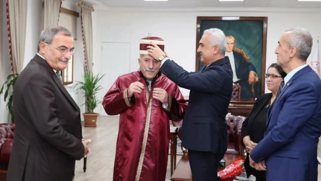 Vali Çakır, yılın ahisine kaftan giydirdi