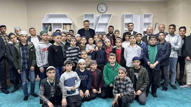 Vali Çelik: '45 öğrencimizi İstanbul'a gezi ve maça göndereceğiz'