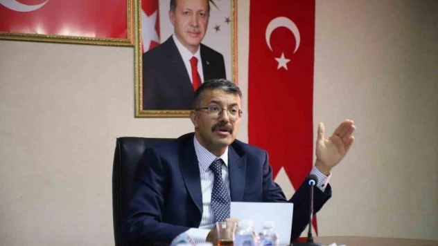 Vali Çelik'ten '100 günde Hakkari' konulu toplantı