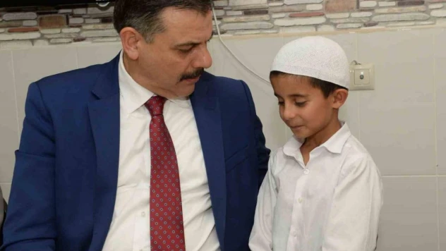 Vali Çiftçi genç hafızlarla buluştu