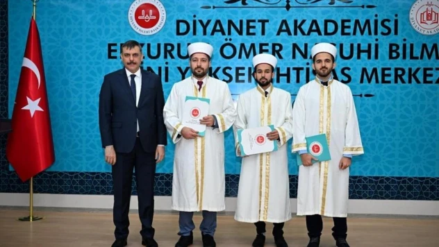 Vali Çiftçi mezuniyet törenine katıldı