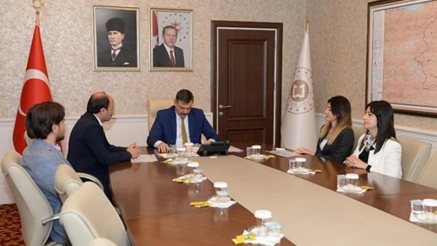 Vali Çiftçi ve Rektör Çakmak lise öğrencileri için bir araya geldi