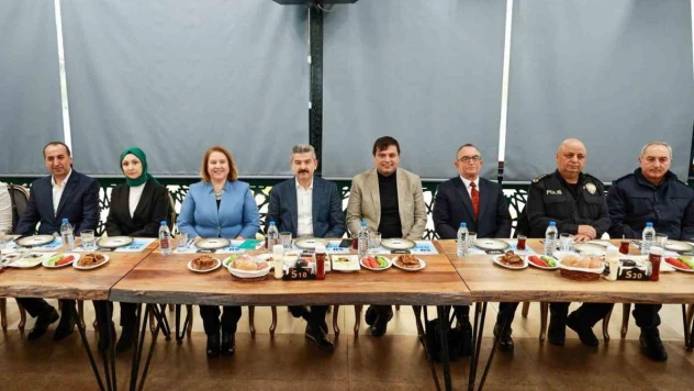 Vali Ergün öğretmenleri ağırladı