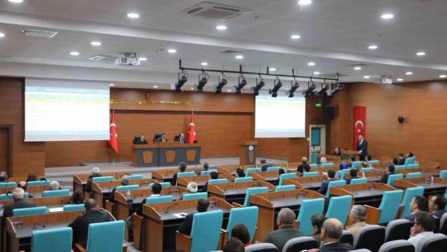 Vali Öksüz: 'Burdur için en önemli konuların başında gelen Burdur Gölünü kaybedemeyiz'